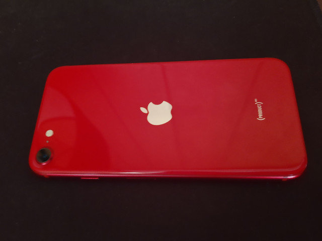 iPhone SE 2nd Gen 88% RED with Otter Defender in Cell Phones in Kitchener / Waterloo - Image 3