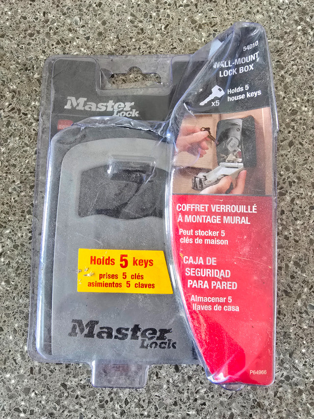 Master lock in Outdoor Tools & Storage in Calgary - Image 2