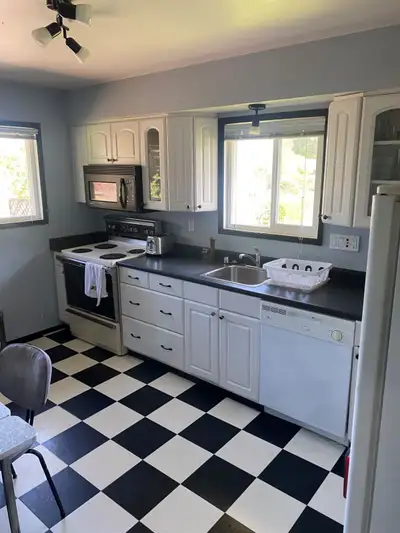 Clean quiet area in Quadra / Mackenzie area. Some furnishings may be provided. High speed internet....