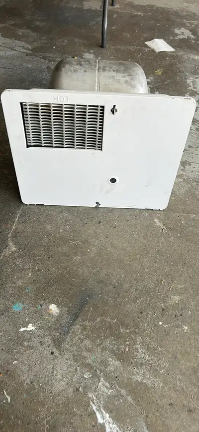 I am selling a used RV water heater. This unit is in good working condition, no leaks perfect for yo...
