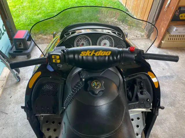 2003 Skidoo MXZ 500 Trail in Snowmobiles in Sarnia - Image 8