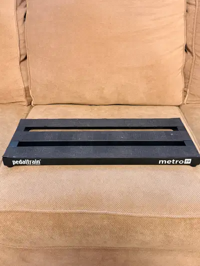 Pedaltrain Metro 20 pedalboard, View more