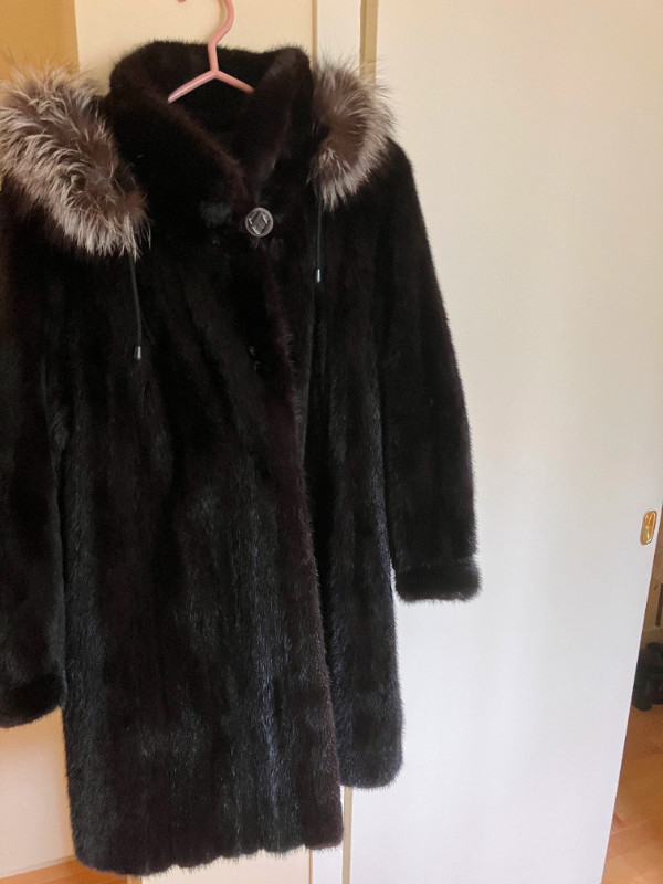 Manteau de vison femme dans Femmes - Hauts et vêtements d'extérieur  à Gaspésie