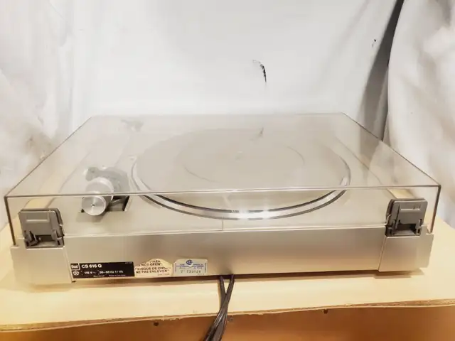 Vintage Dual  Turntable Model CS616Q in Stereo Systems & Home Theatre in Mississauga / Peel Region - Image 8
