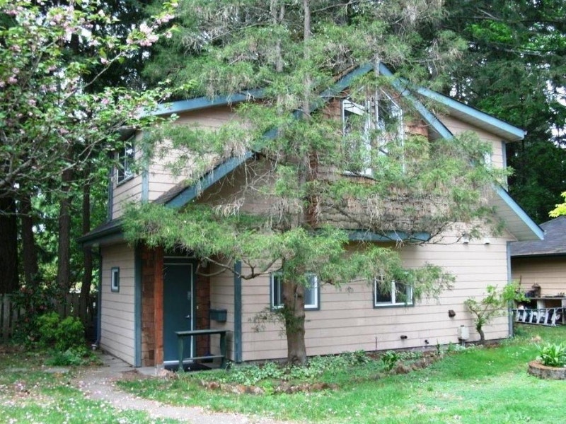 Private Lakeside Cottage Available in Westshore Long Term Rentals
