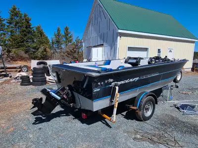 1991 Spectrum 19ft inboard 4.3L, freshwater its entire life. Brand new sterndrive installed. needs i...