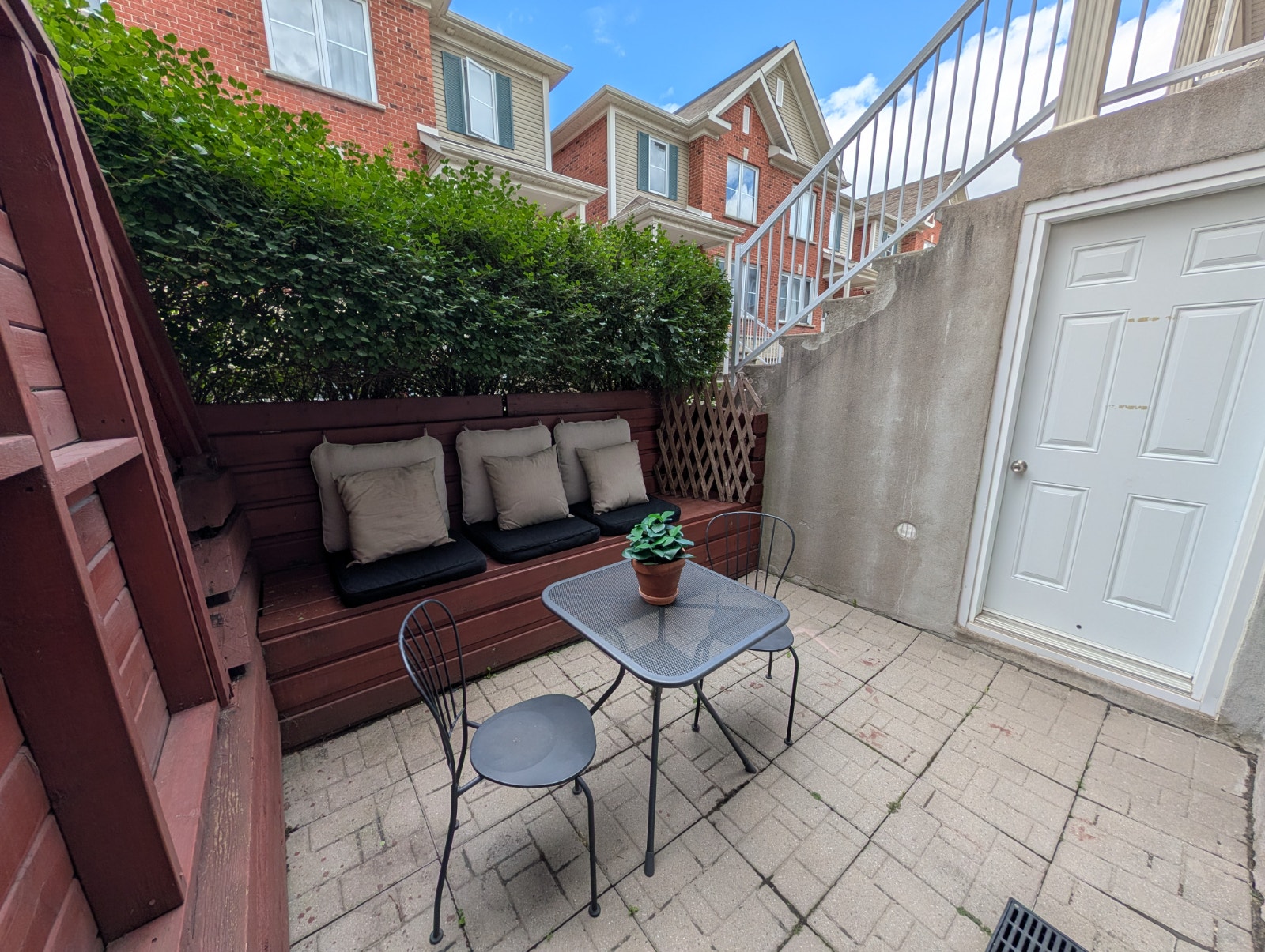 BROSSARD | Charmant 3½ dans Secteur C | Près de tout! — photo 1