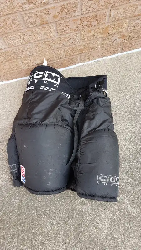CCM Hockey pants Senior in Hockey in Markham / York Region - Image 2