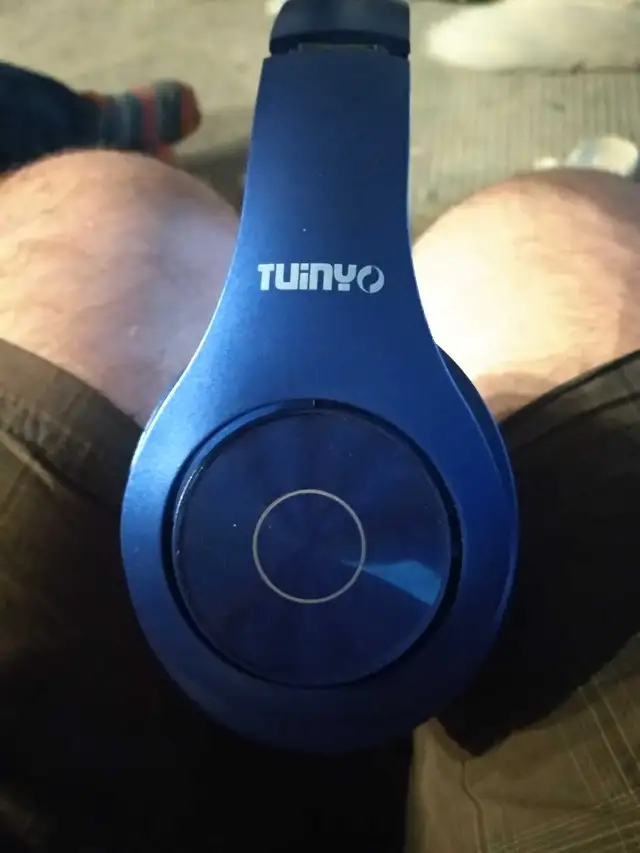 Tuinyo over the ear noise cancelling headphones in Headphones in Calgary - Image 3