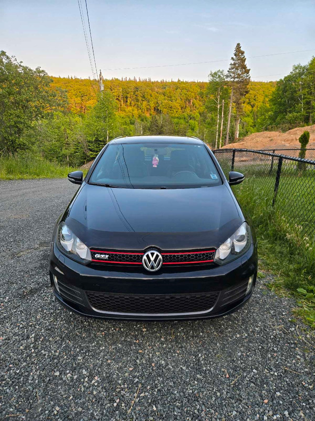 2012 volkswagen golf gti  in Cars & Trucks in Cape Breton - Image 3