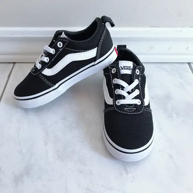 girls size 9 shoes in Kids & Youth in Markham / York Region - Image 8