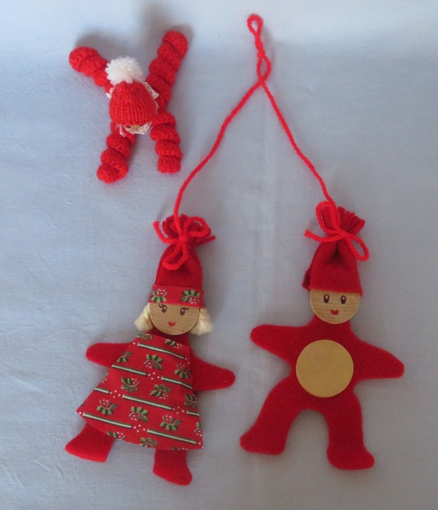 Three red handmade Christmas decoration figures dans Art et objets de collection  à Ville de Montréal - Image 2