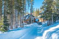 Spacious, updated 5-bed, 3-bath house at Baldy Mountain Resort