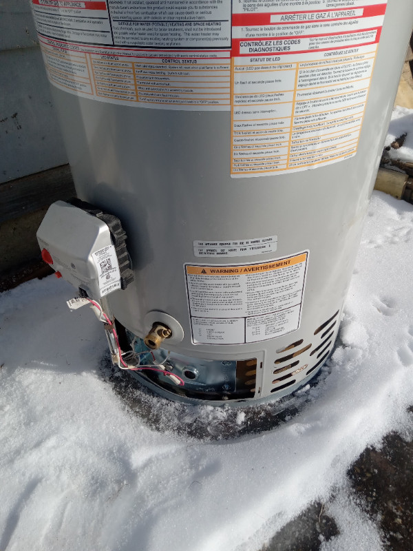50 gallon hot water heater for sale in Heaters, Humidifiers & Dehumidifiers in Prince Albert - Image 2
