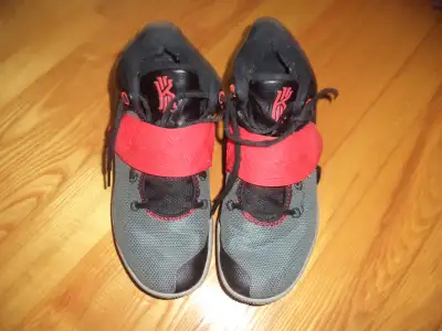 Chaussures de basketball Nike Kyrie Flytrap 10, View more