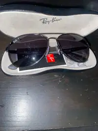 Black aviator ray bans authentic  good condition 