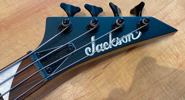 Bass Guitar Inline Sealed Tuning Peg Machine Head Black in Guitars in Saskatoon