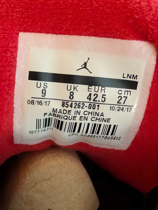 Jordan 3 Black Cement (2018) Size 9 US Mens in Men's Shoes in City of Toronto - Image 6