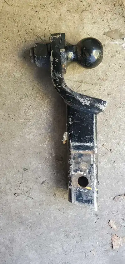 Used Trailer & Towing Ball Mount Kit, 2-in with a 2 inch ball..