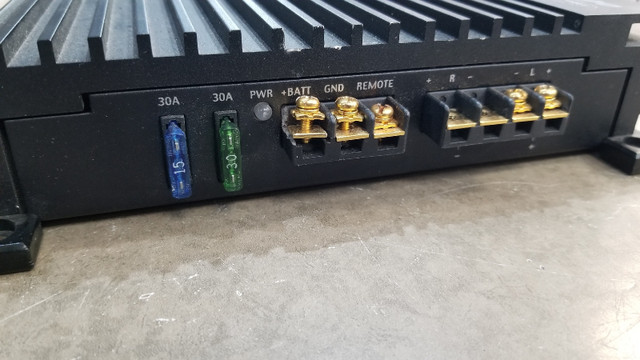 MTX RT2400 Amplifier in General Electronics in Oshawa / Durham Region - Image 2