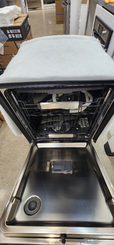 Café Built-In Dishwasher with Hidden Controls - CDT875P4NW2 in Dishwashers in Edmonton - Image 2
