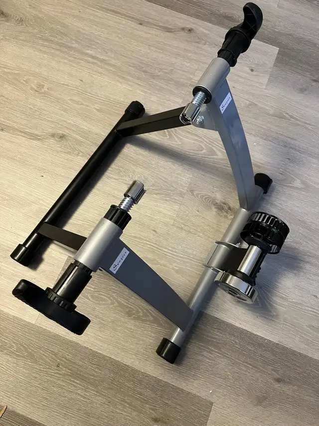 Soozier Foldable Indoor Bike Trainer (NEW) in Exercise Equipment in Cambridge - Image 6