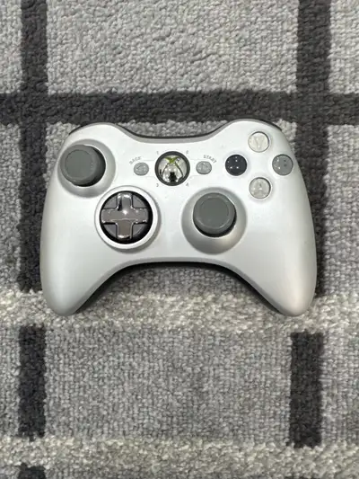 Xbox 360 Wireless Controller Silver Gray