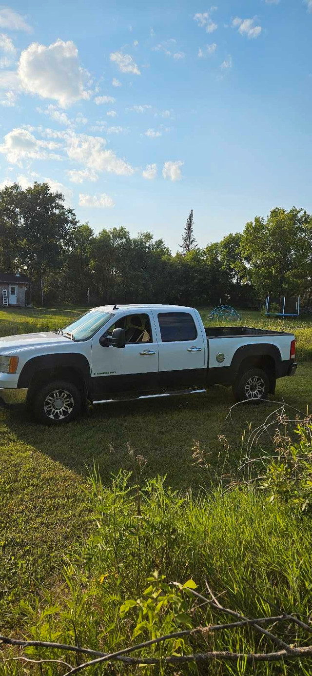 2009 GMC Sierra 2500 hd in Cars & Trucks in Kenora - Image 3