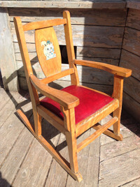 Chaise berçante vintage, en bois, pour enfant