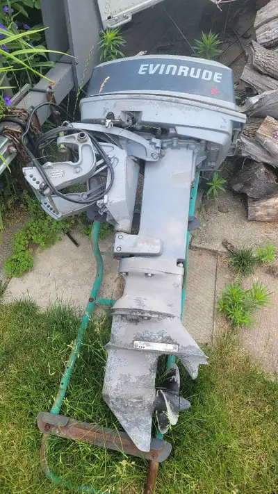 28 hp Evinrude 2 stroke Ran great when it came off the boat last year I changed my plans after and b...