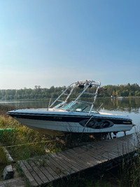 2000 Mastercraft x star wakeboard and surf boat. 650hours