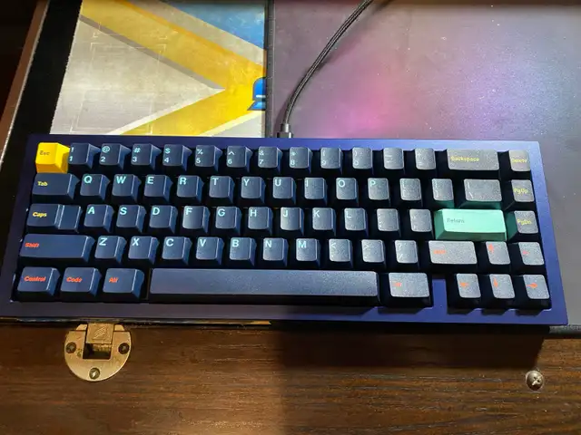 65% custom keyboard (no keycaps because they sold) in Mice, Keyboards & Webcams in Markham / York Region - Image 2