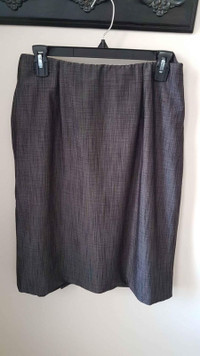 Women's Size 12 Nygard Navy Blue Skirt