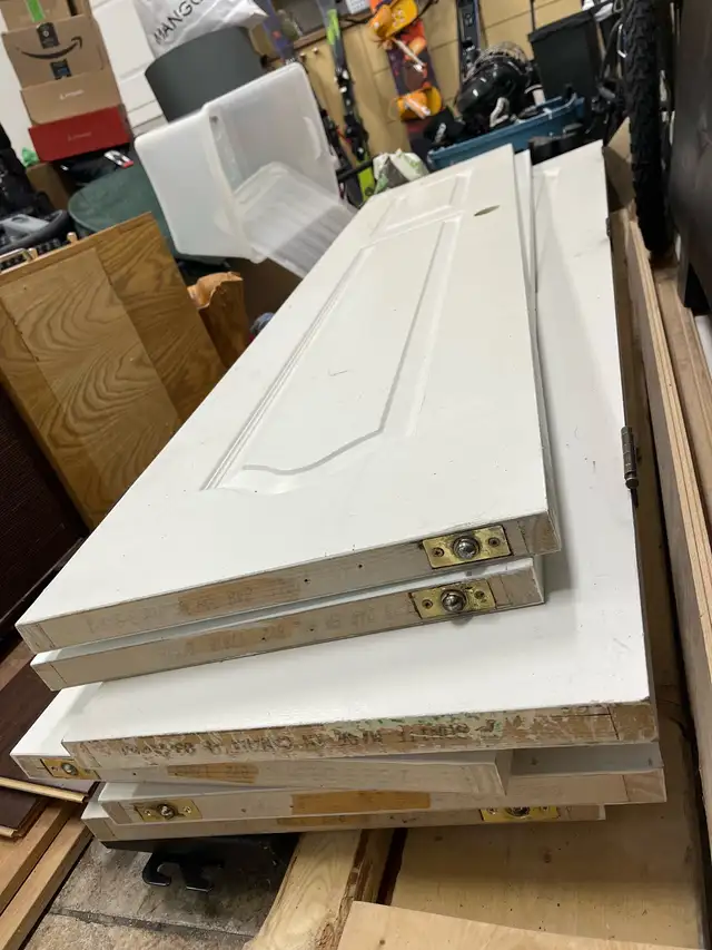 Lot de 6 portes de gardes-robes de 17.5&nbsp;pouces in Windows, Doors & Trim in Longueuil / South Shore - Image 3