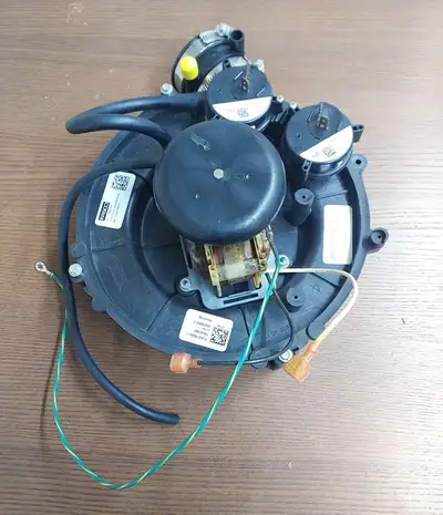 FASCO Draft Inducer Motor – Model 71582743 (J238-150) Condition: Used – Cleaned and Fully Functional...