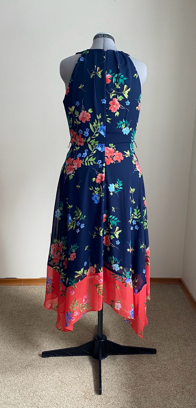 Women’s Dress  Size 10 Large in Women's - Dresses & Skirts in City of Toronto - Image 2