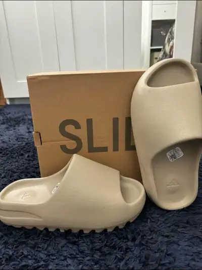 Yeezy slide Brand new , View more