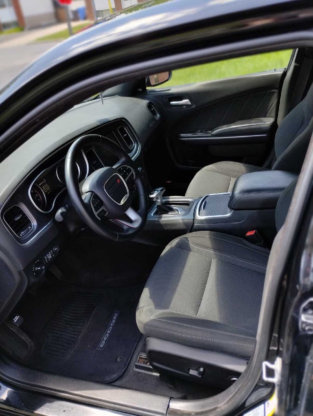 Dodge Charger Sxt 2017 RWD — photo 4