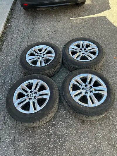 Selling Toyota Sienna Bridgestone All Season Tires and OEM Rims with TPMS Off 2024 Toyota Sienna. Ri...
