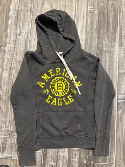 Women’s Small American Eagle Sweater, View more
