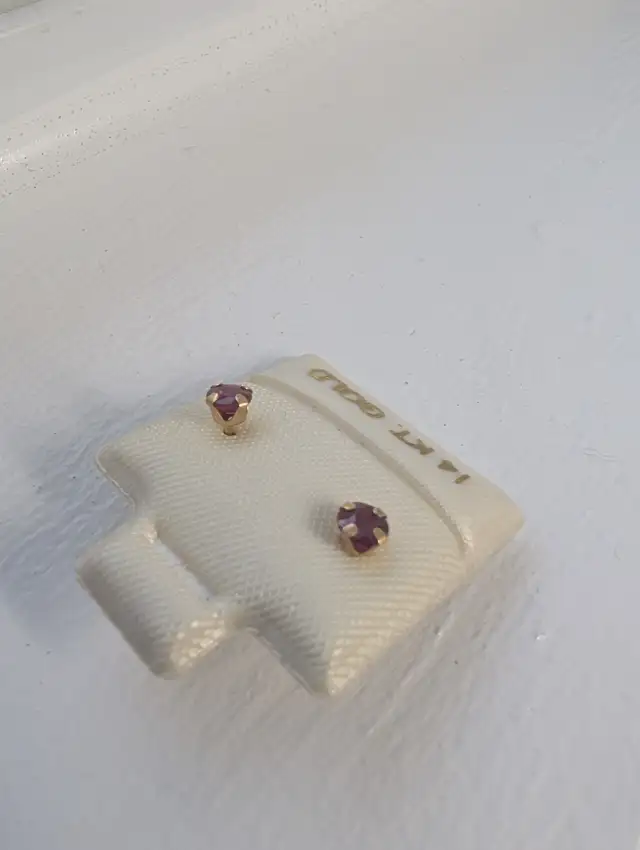 Brand New 14K Yellow Gold Ruby Earrings For Sale in Jewellery & Watches in London - Image 5