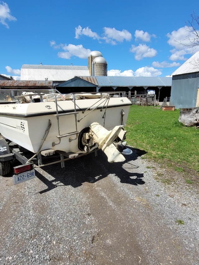 18 foot Doral motorboat Powerboats & Motorboats Ottawa Kijiji