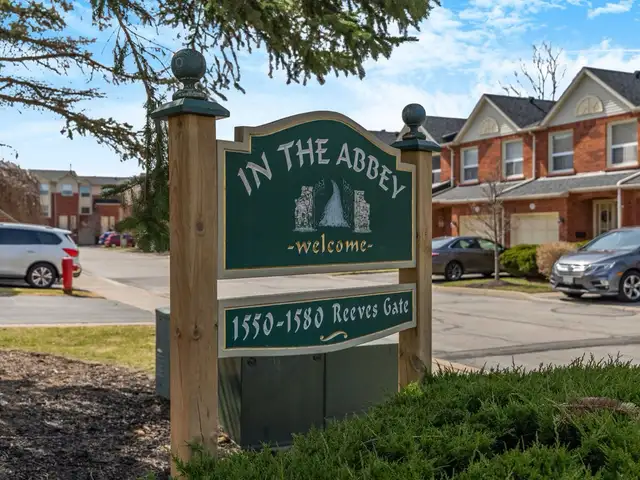 Rooms for Rent – Oakville (Near Sheridan College & Oakville H