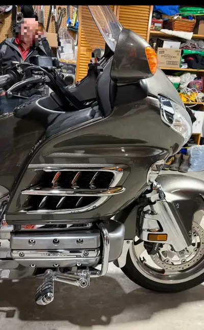With Ultimate 2000$ custom ultra comfortable seats Excellent Mint condition. 1833cc , 6 cylinder smo...