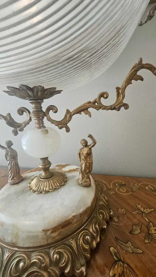 Antique Style Centerpiece Bowl in Arts & Collectibles in Markham / York Region - Image 10