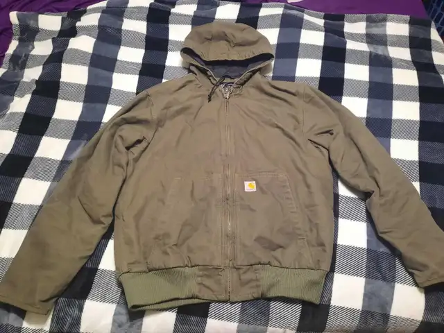 Carhartt J130 Active Jacket in Men's in City of Toronto - Image 2