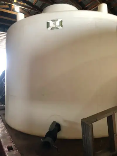 Ace Roto Mold 1350 gallon water tank, with 2 inch shut off valve. It’s in good shape,it’s always bee...