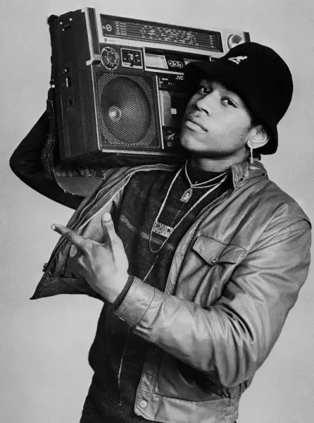 LL Cool J 12 inch vinyl Phenomenon / Hot Hot Hot record LP 1997 in CDs, DVDs & Blu-ray in Markham / York Region - Image 6