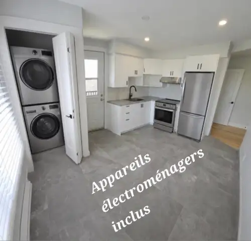 * 10 minutes de Metro Papineau - 2 chambres fermées, salon, cuisine et salle de bain. - Logement Rén...
