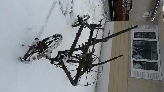 ANTIQUE   Planter/Seeder3 Wheel  angled  Horse Drawn  Planter in Patio & Garden Furniture in Regina - Image 10